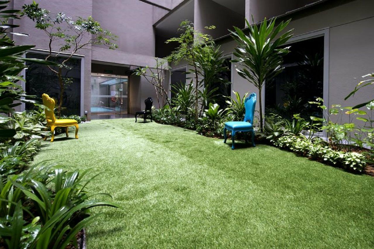 V Bencoolen Singapur