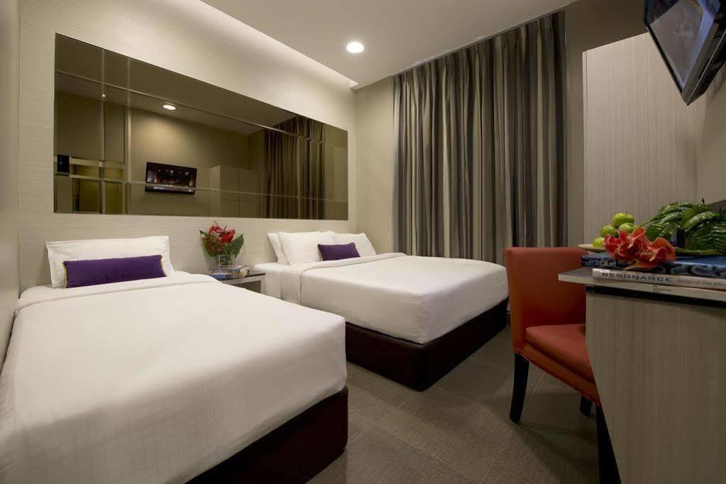 V Bencoolen 4* Singapur